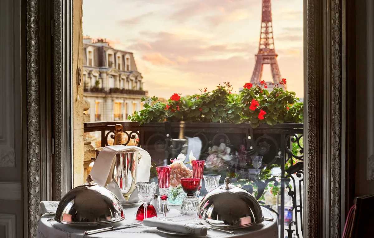 HPA-361-Haute-Couture-Suite-Romantic-Diner-set-up-HR-by-markread