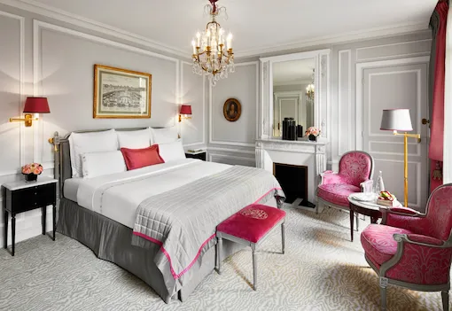 Photo de la chambre deluxe a l'hotel plaza athenée