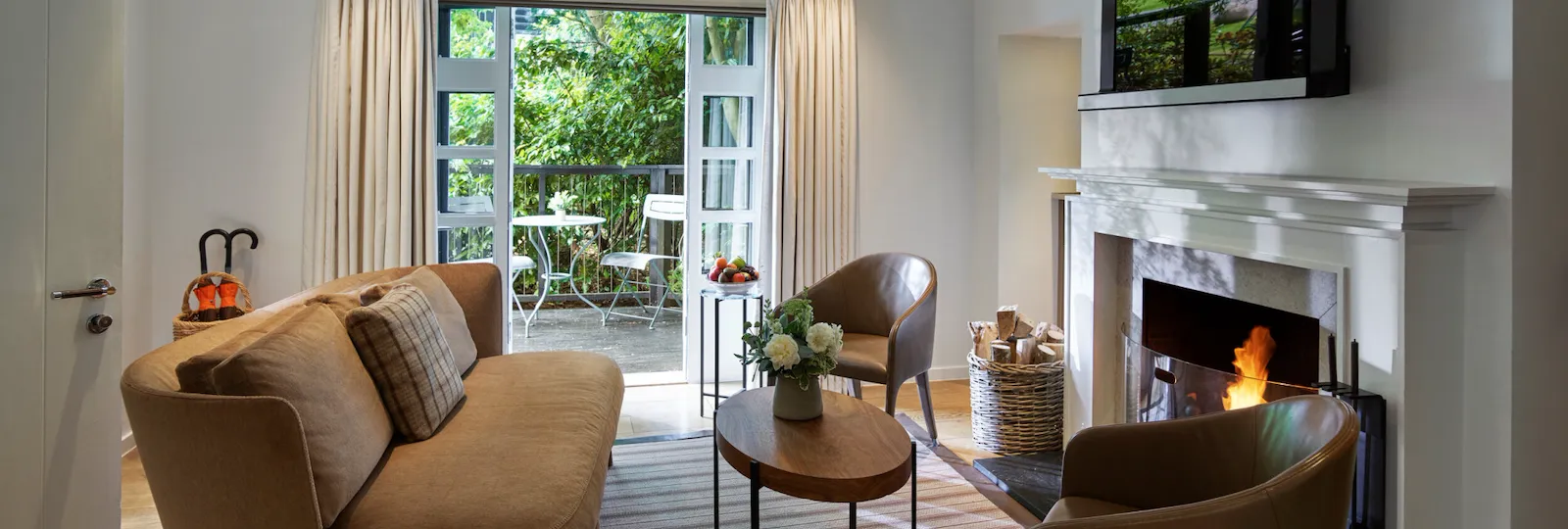 Coworth Park Stable Junior suite Loft Cottage living room