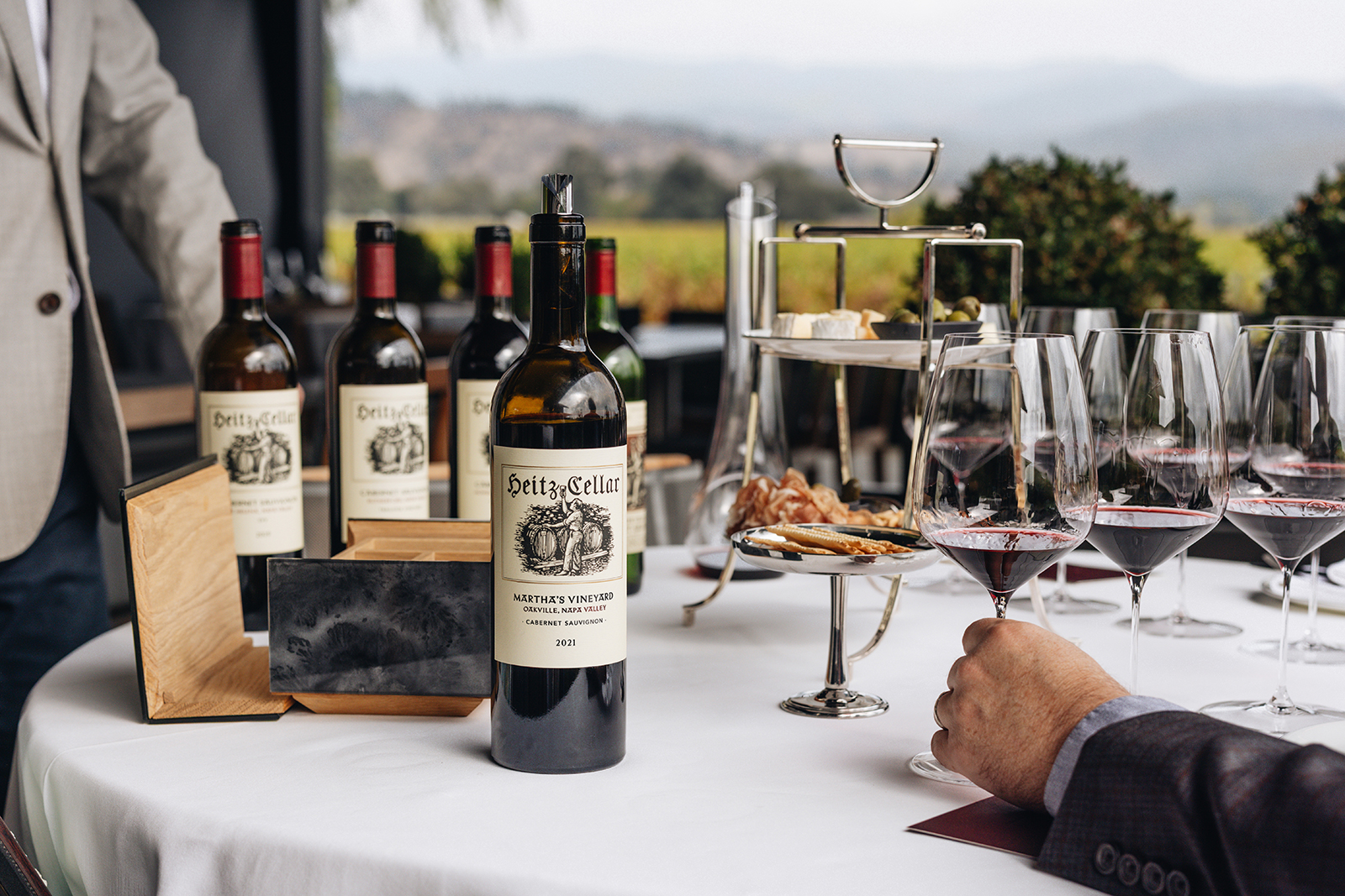 The wine selection of Heitz Cellar in a wine dinner set up