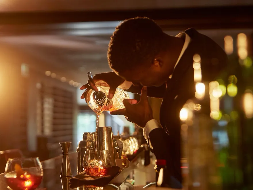 45 Park Lane-BAR45-negroni making-Winston Dwyer-highres