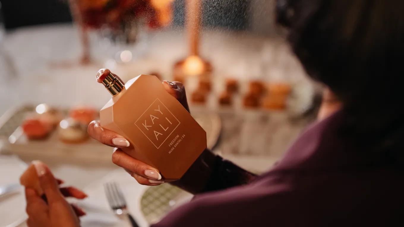 A close up to the Kayali perfume