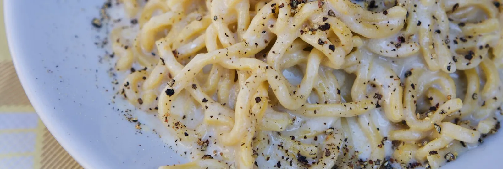 Piatto di tonnarelli cacio e pepe