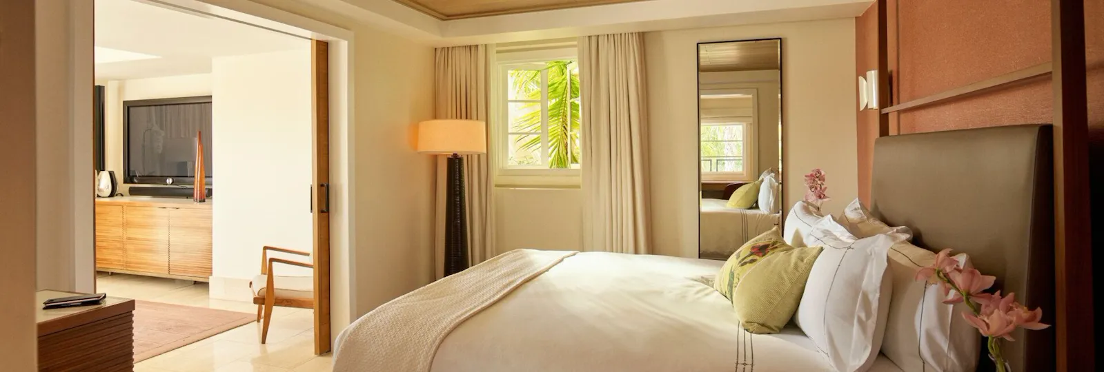 Premiere Canyon Suite Master Bedroom