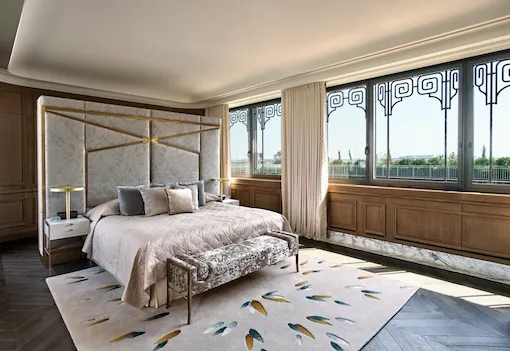 Chambre principale de la suite Belle Etoile du Meurice, Paris.