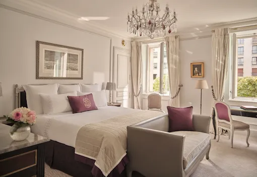Voici la chambre de la chambre Deluxe #314 du Plaza Athénée.