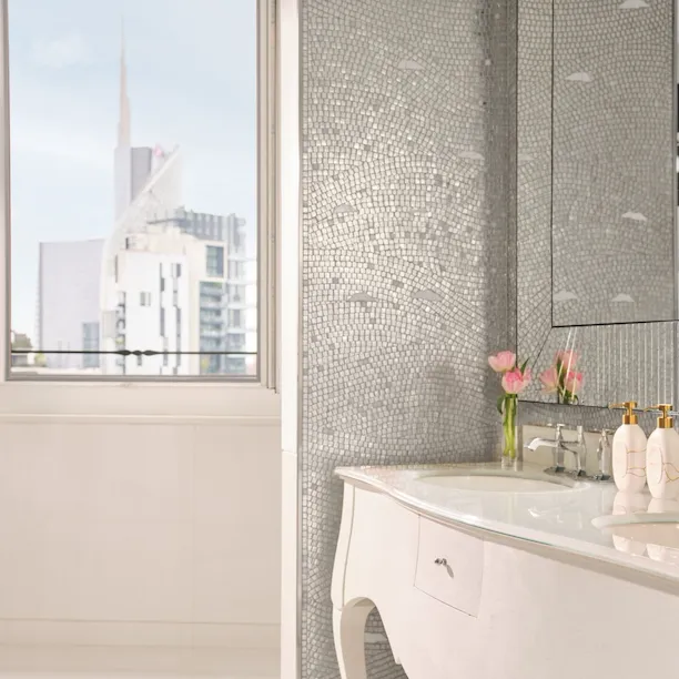 Premium Room white bathroom
