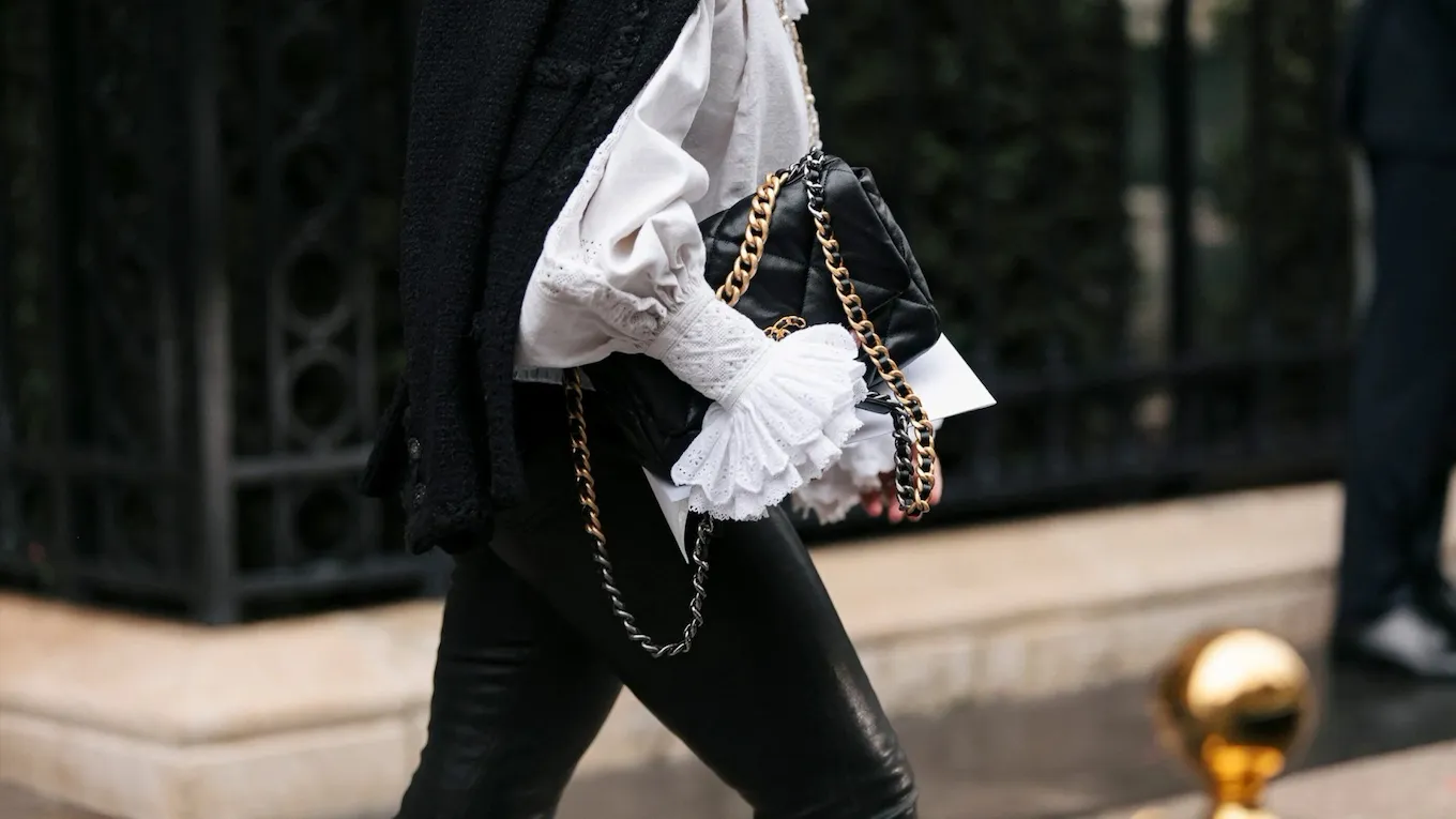 Picture of a stylish woman walking in the street