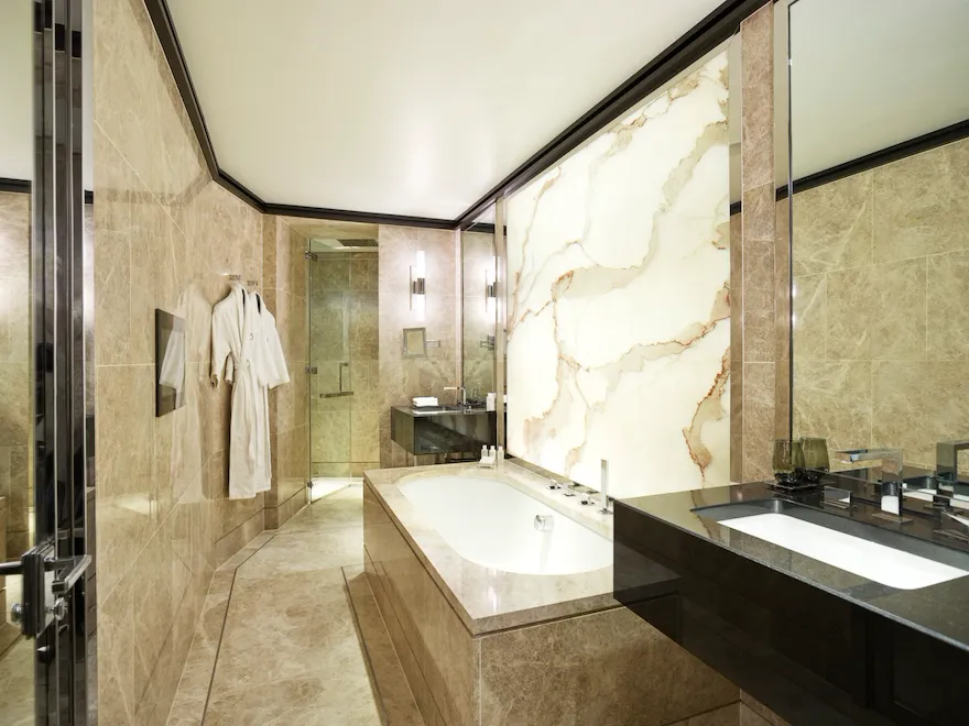 Deluxe_Room-Bathroom
